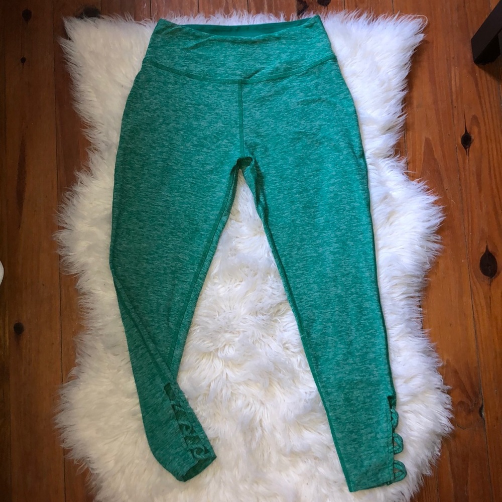 BEYOND YOGA Capri